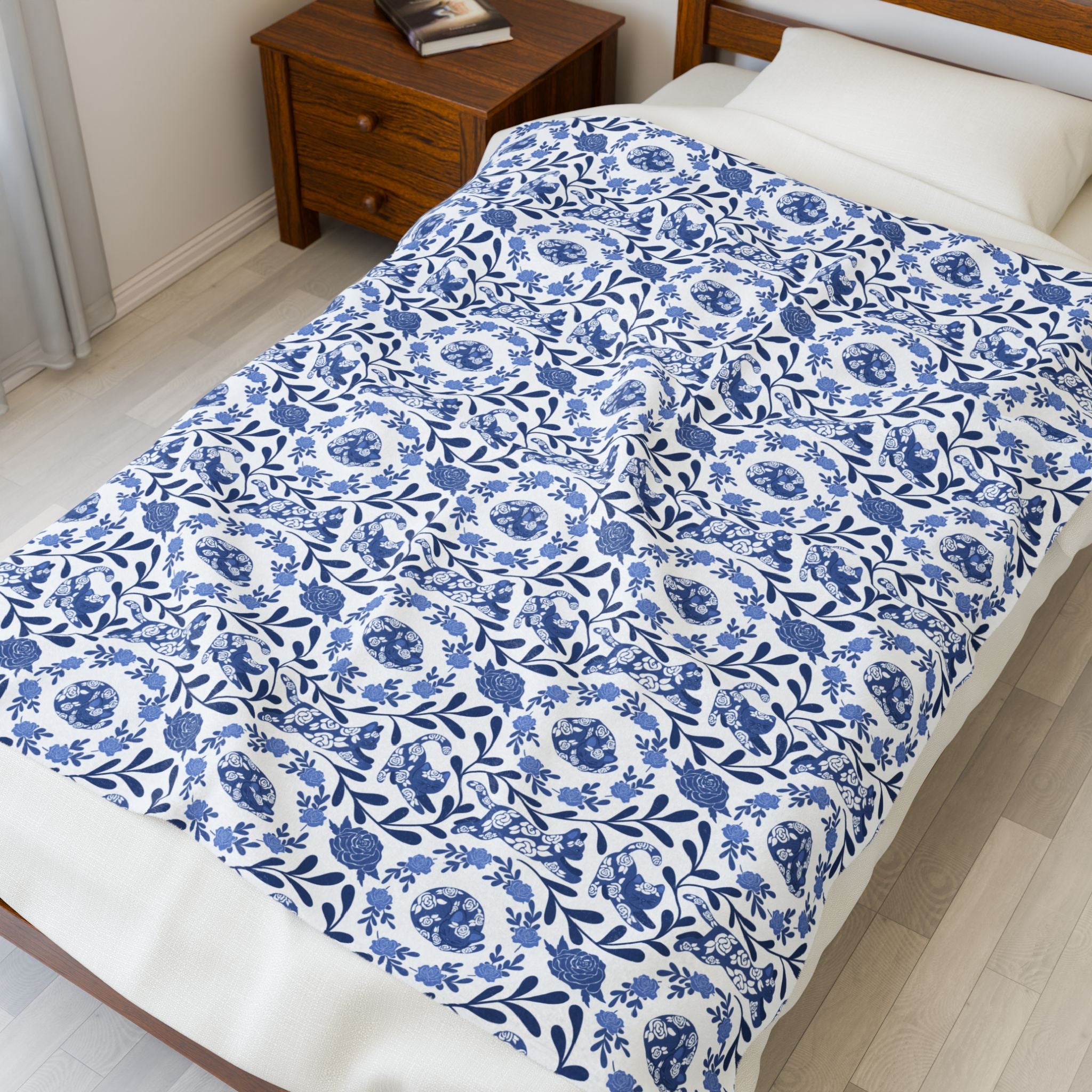 Kitty Blue Floral Velveteen Plush Blanket — Soft Decorative Throw for Cozy Home, Gift
