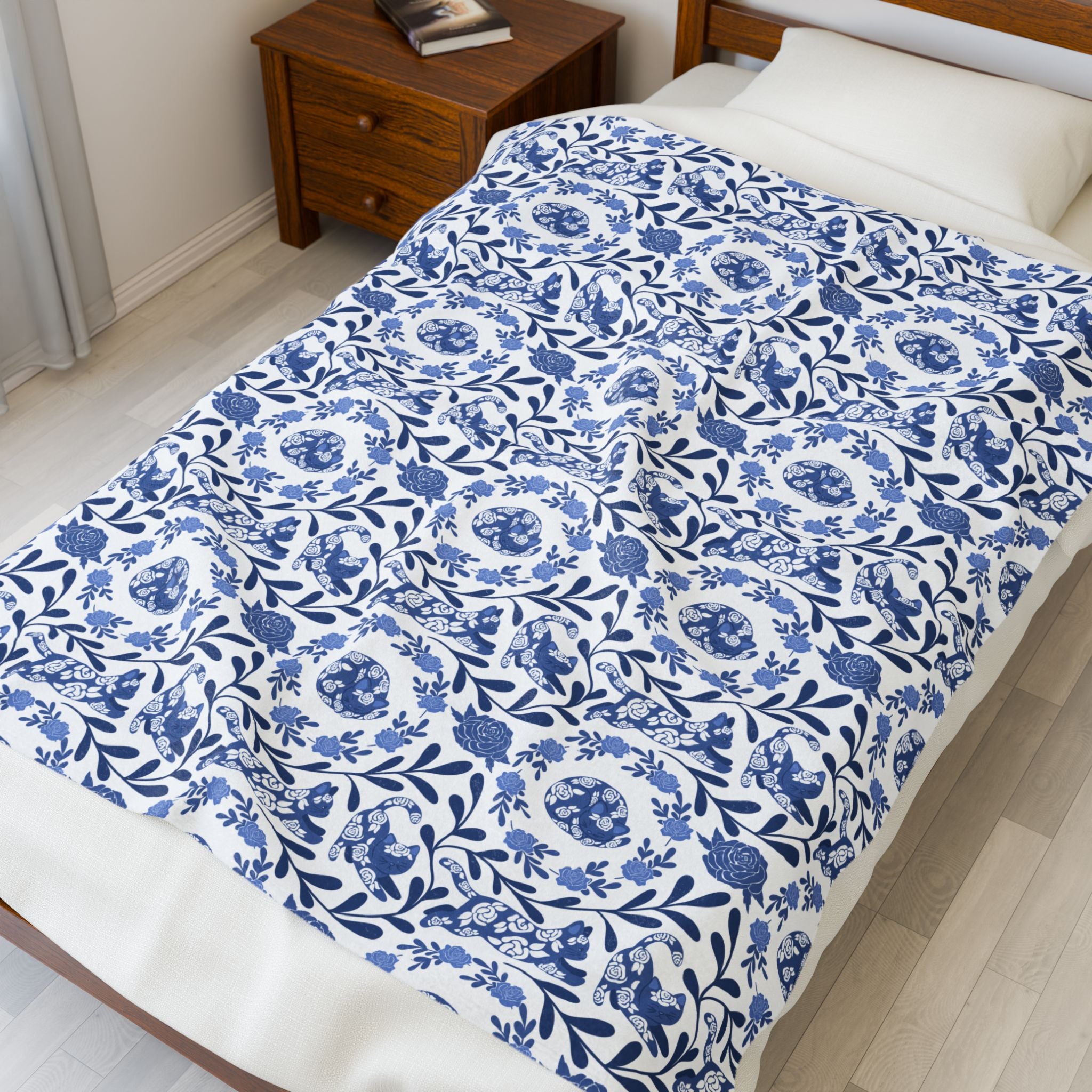 Blue Floral Kitty Velveteen Plush Blanket — Cozy Lightweight Decorative Throw